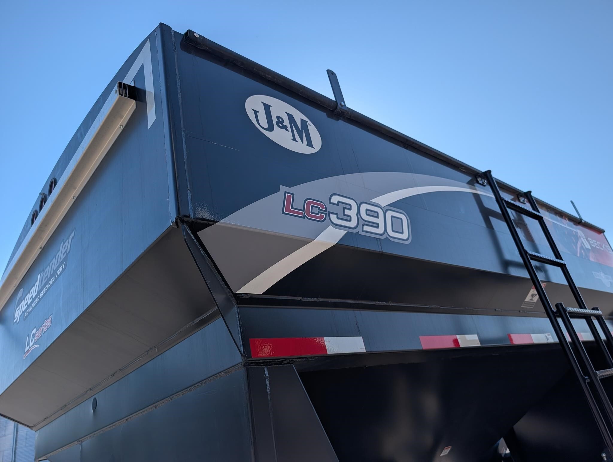2023 J&M LC390 Seed Tender