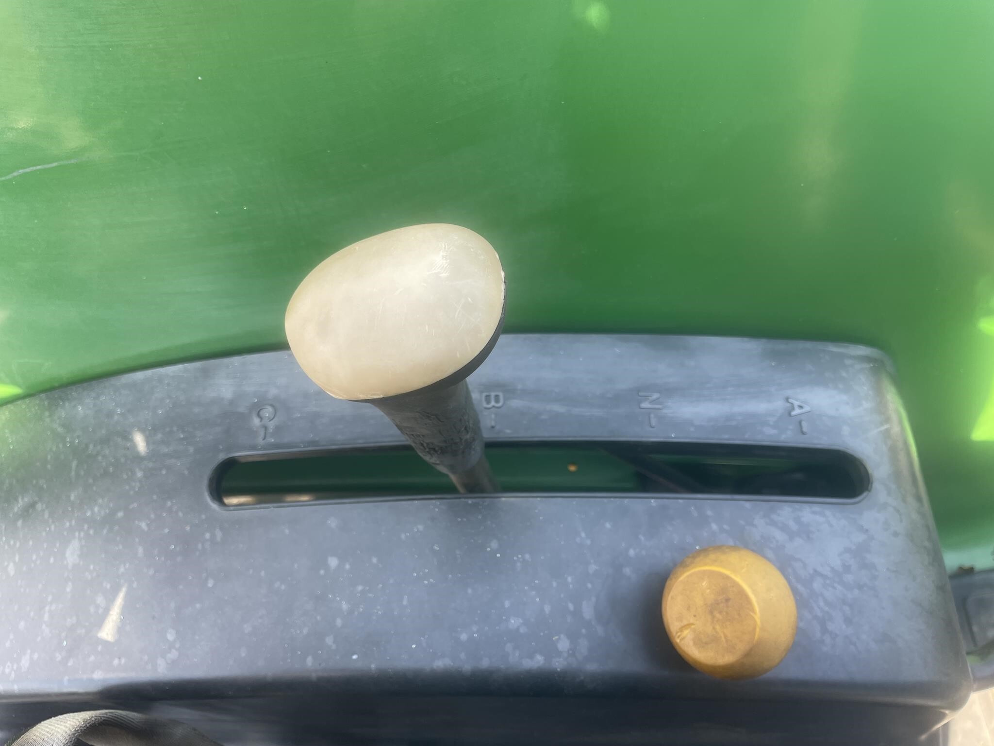 2005 John Deere 4320 Tractor