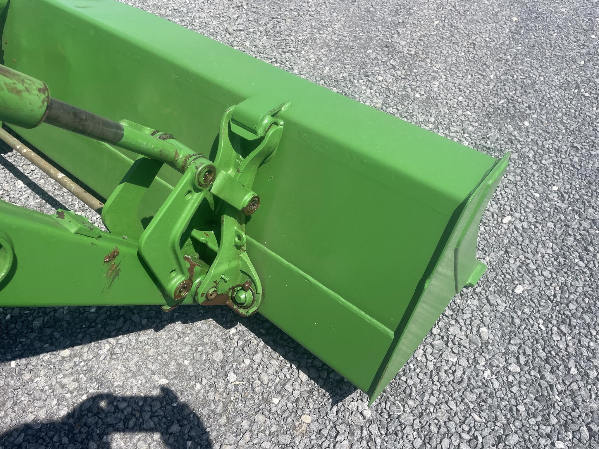 2005 John Deere 4320 Tractor