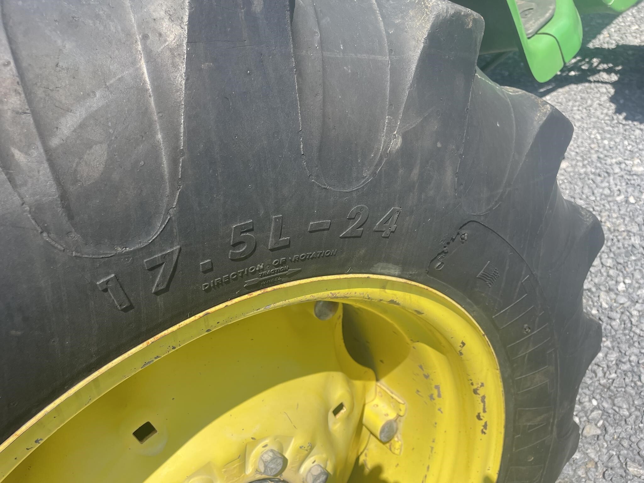 2005 John Deere 4320 Tractor