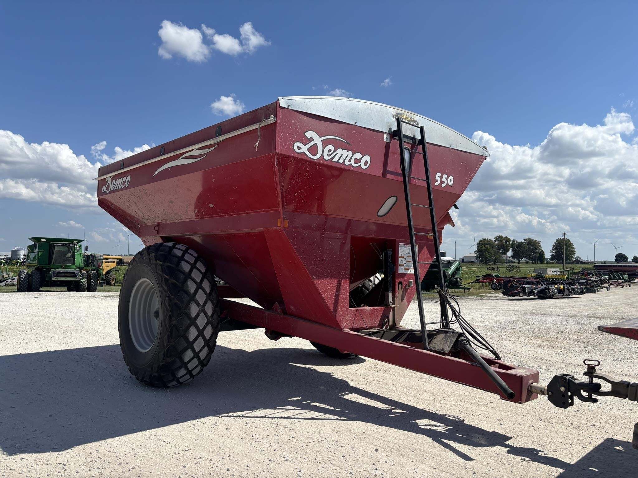  Demco 550 Grain Cart