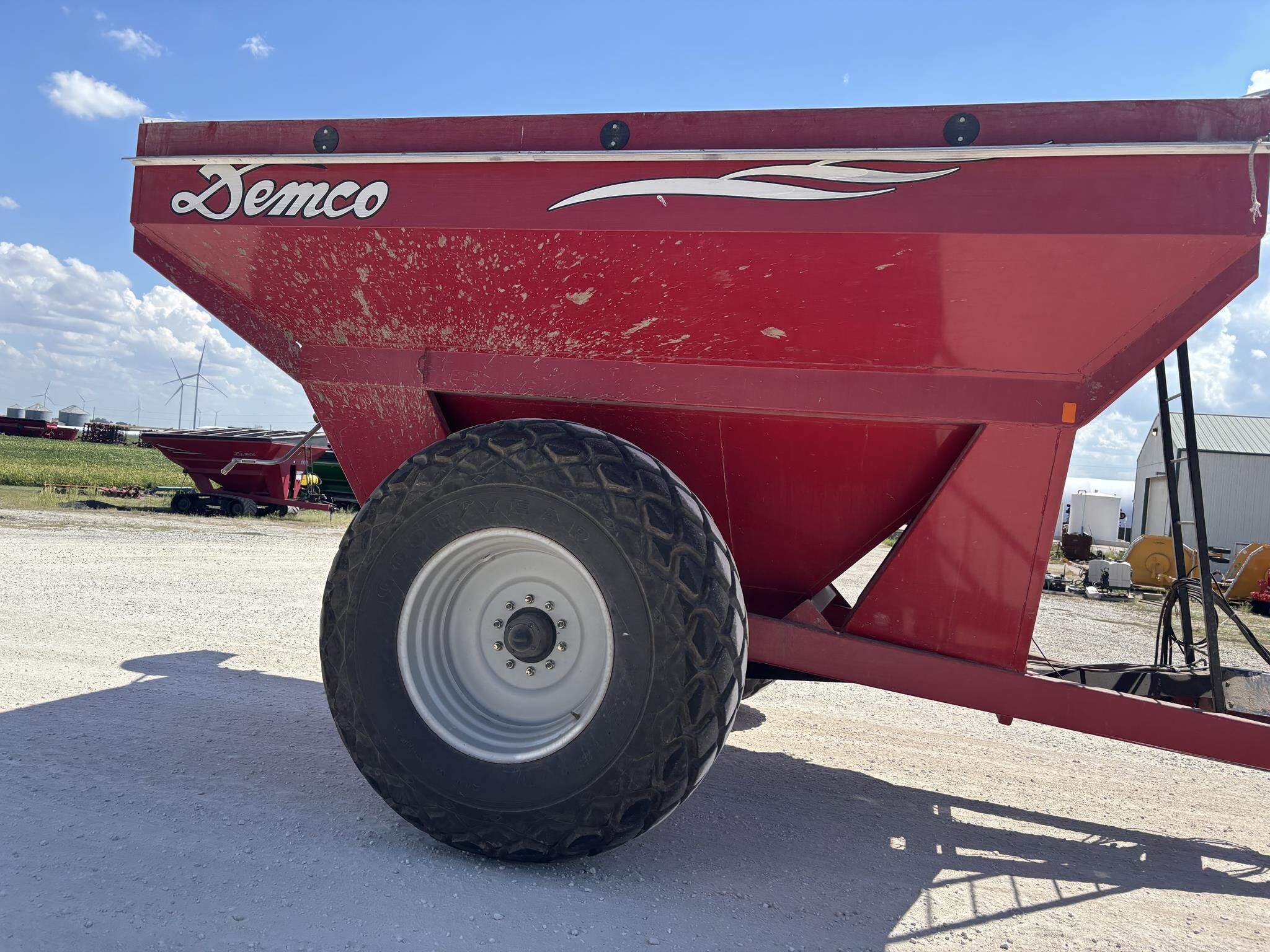  Demco 550 Grain Cart