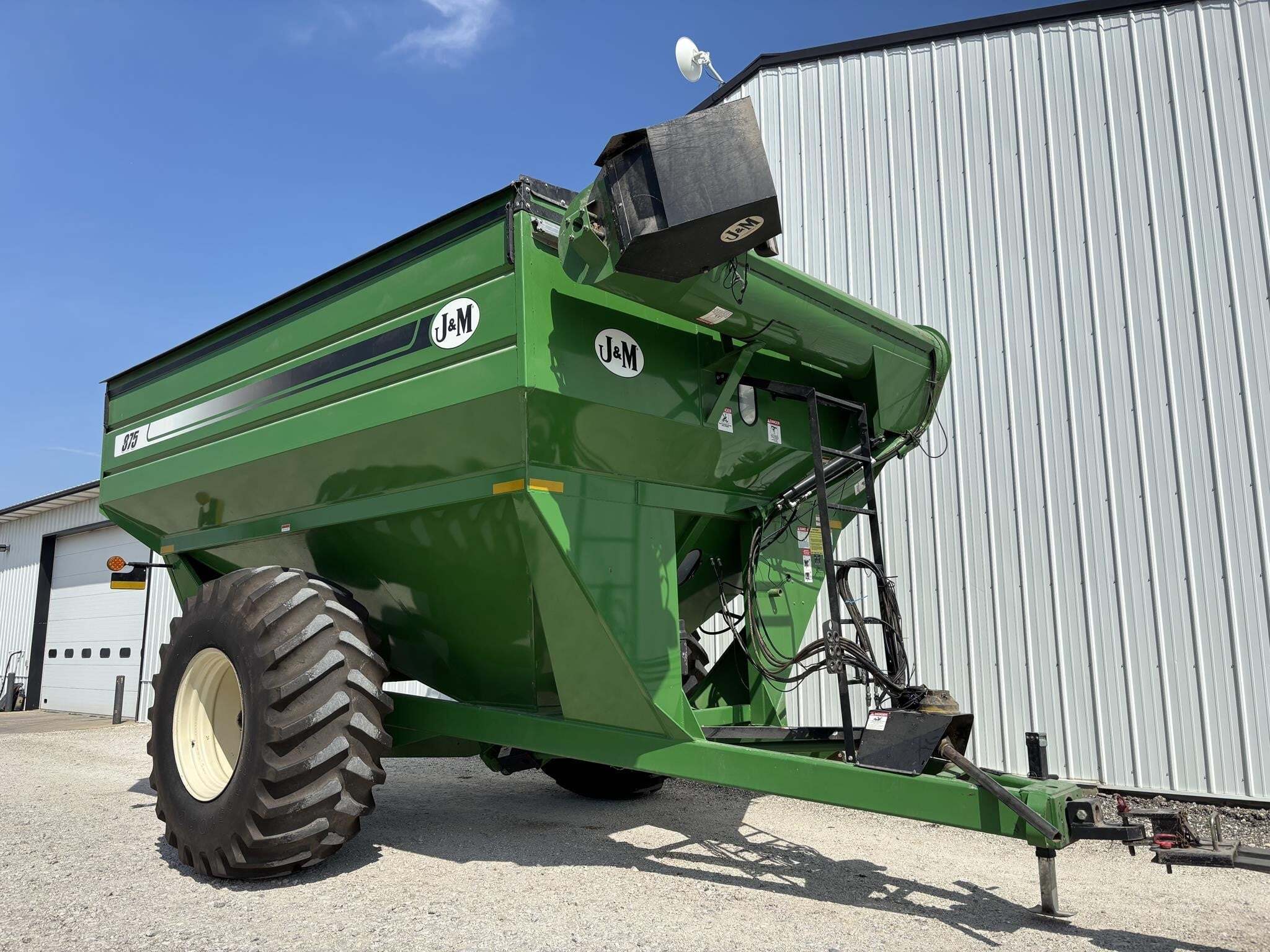  J&M 875-18 Grain Cart