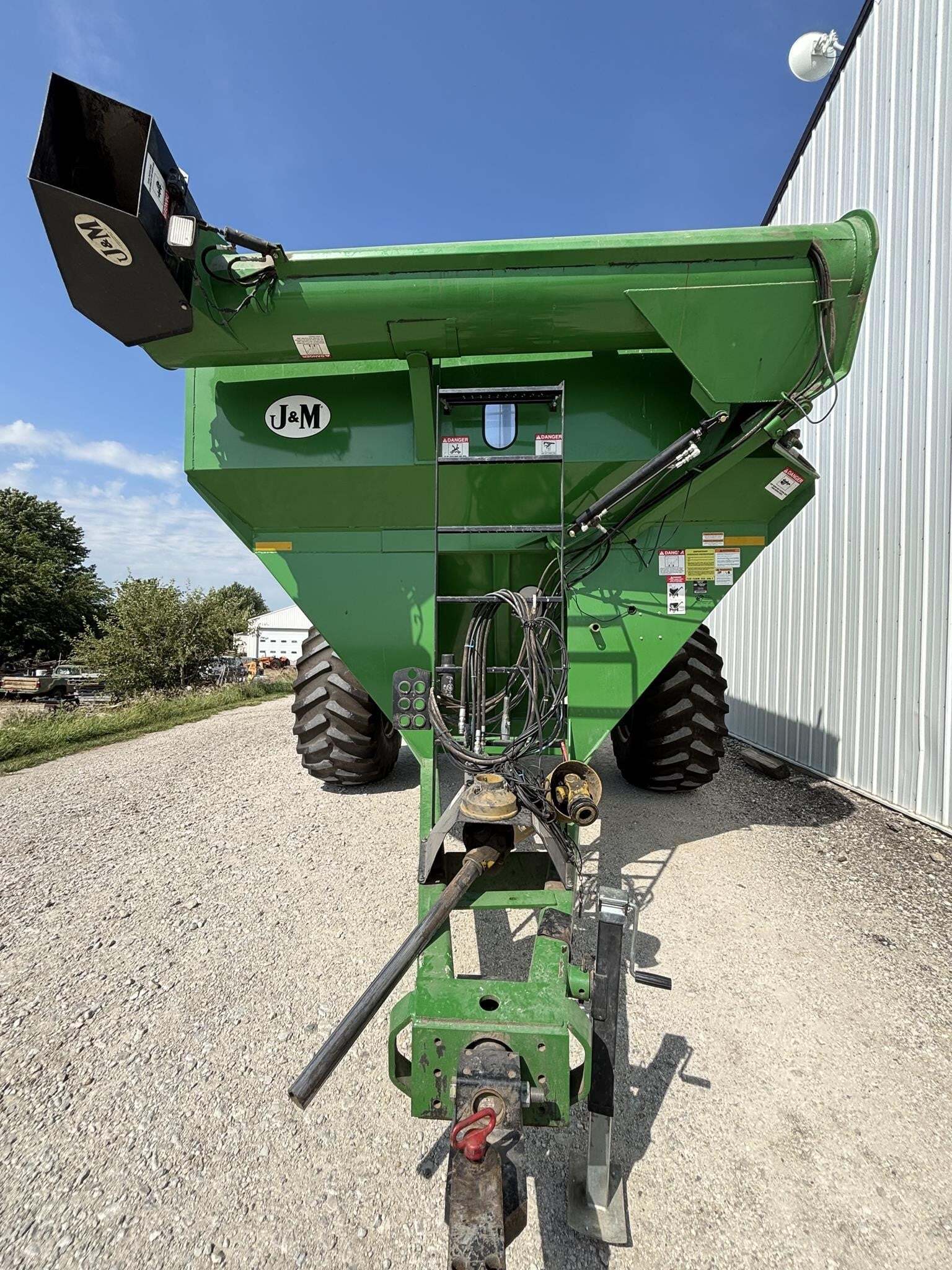  J&M 875-18 Grain Cart