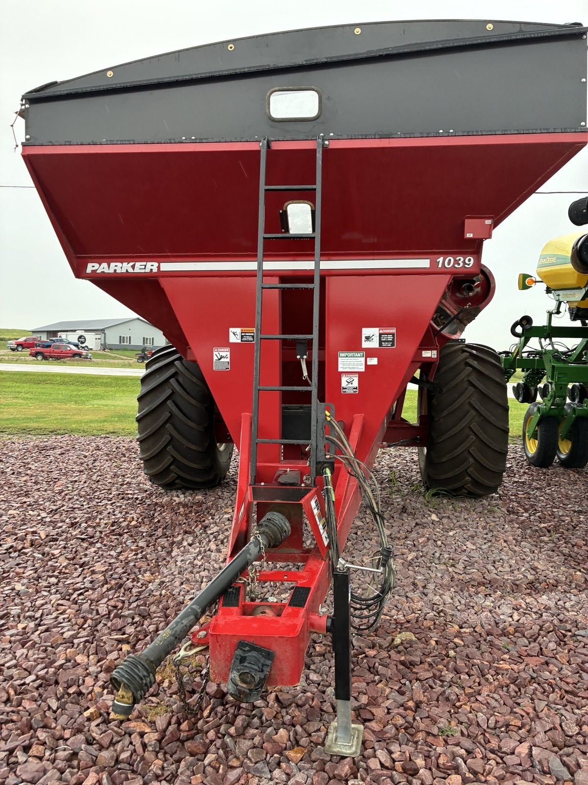 2017 Parker 1039 Grain Cart