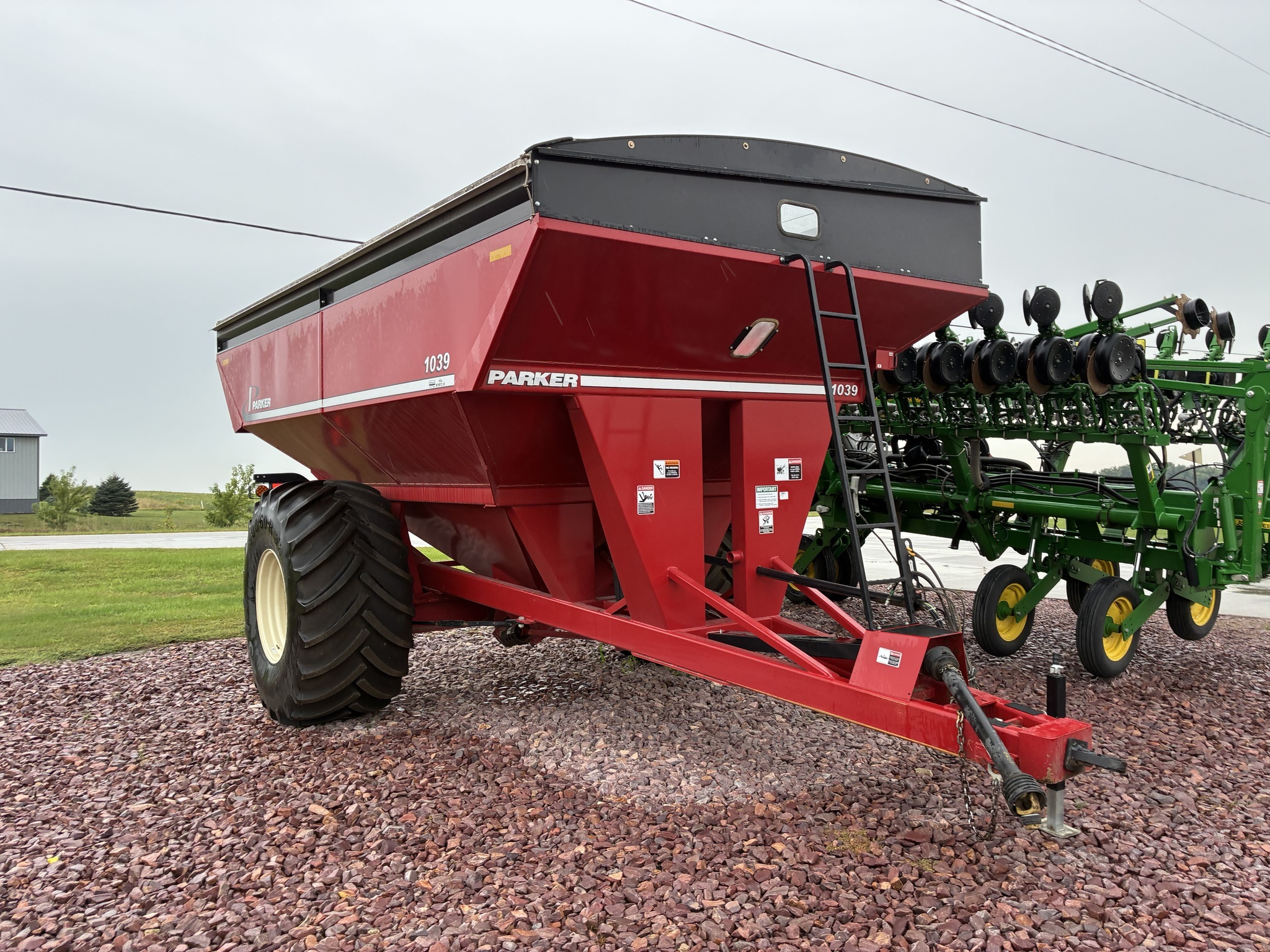 2017 Parker 1039 Grain Cart