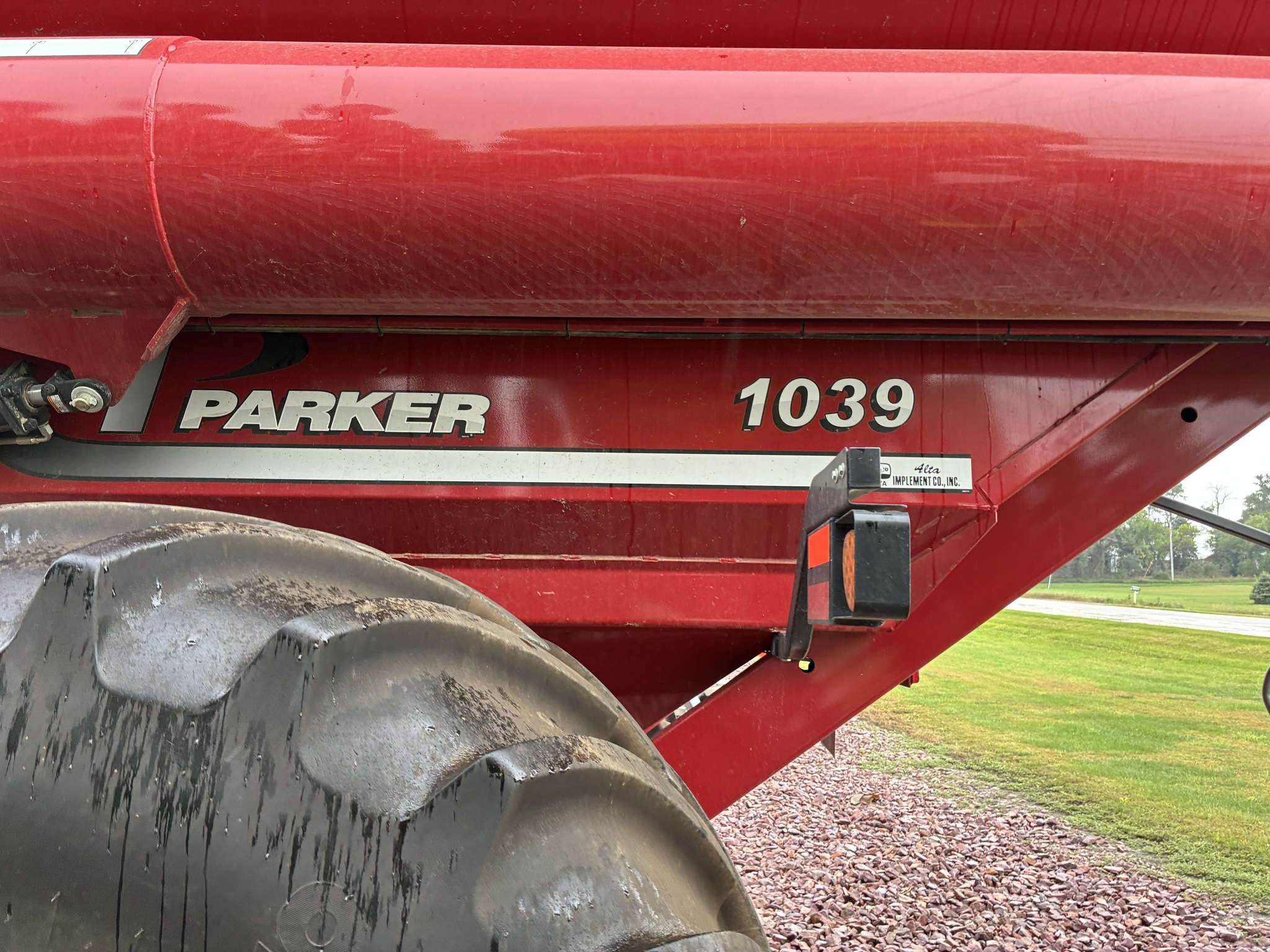 2017 Parker 1039 Grain Cart