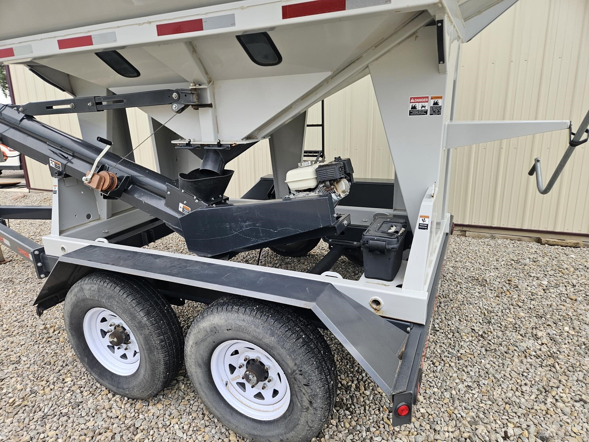 Killbros Seedveyor 260 Seed Tender