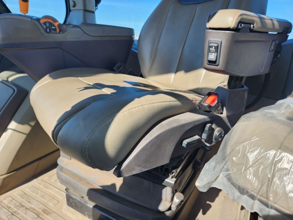 2024 John Deere 8RX 370 Tractor