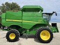 2016 John Deere S670 Combine