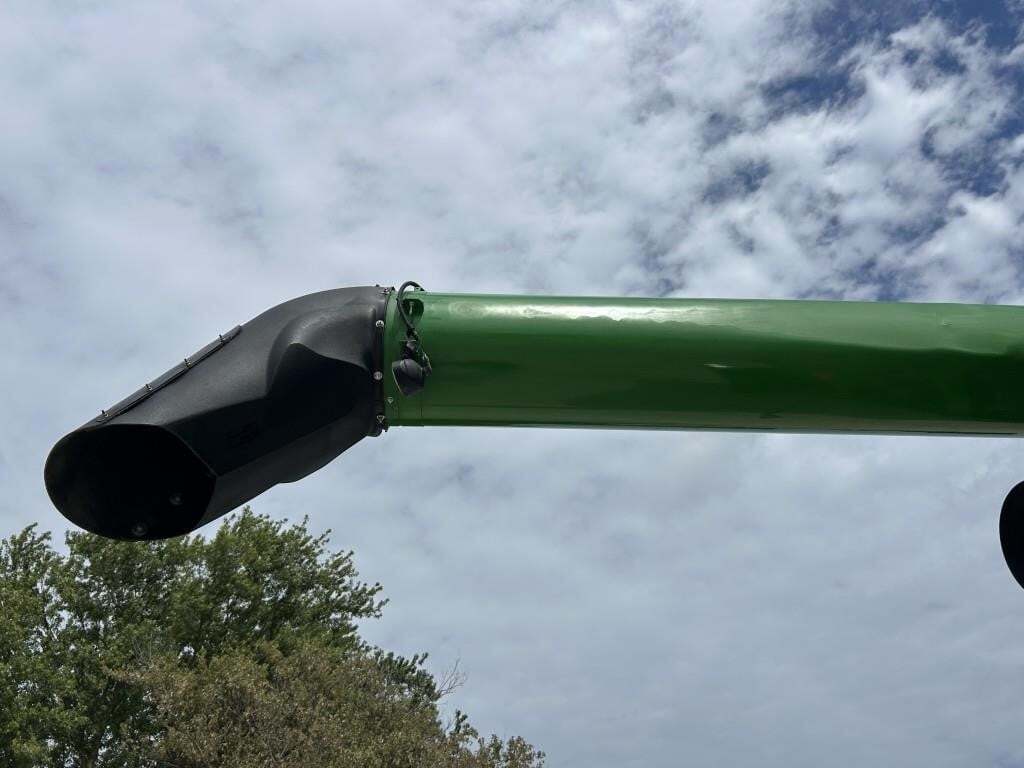 2016 John Deere S670 Combine