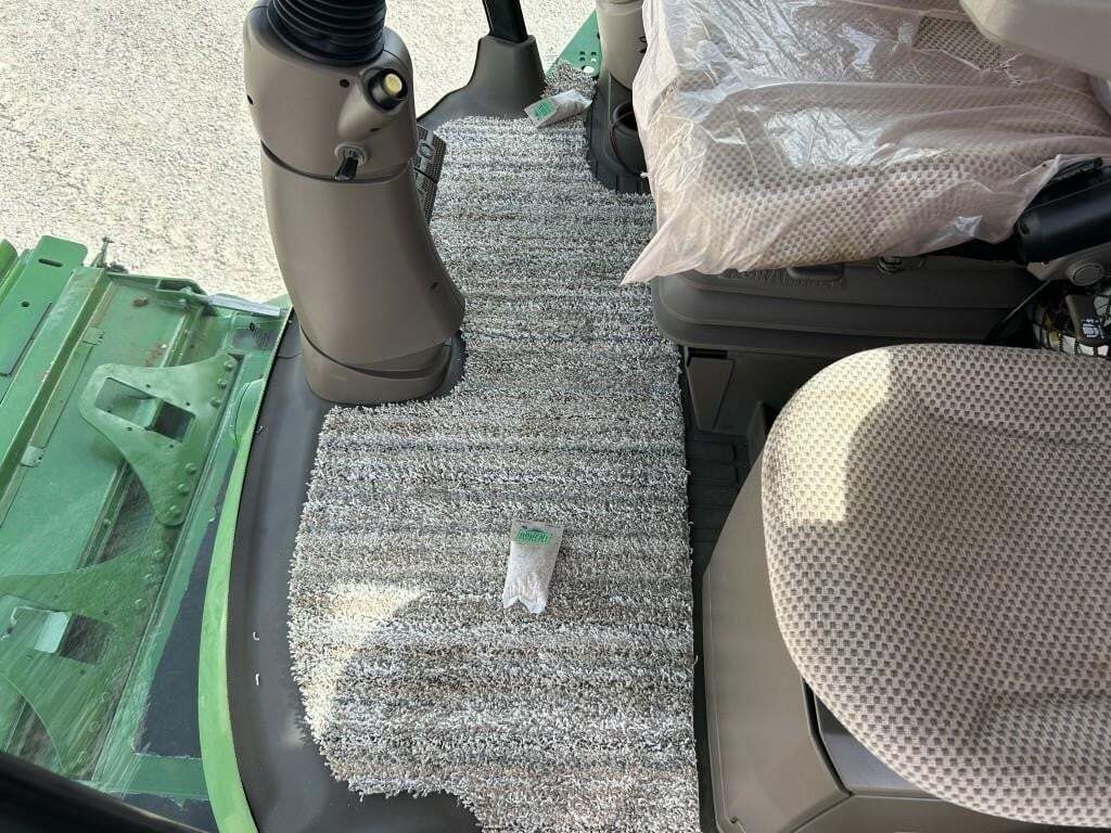 2016 John Deere S670 Combine