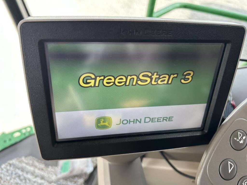 2016 John Deere S670 Combine