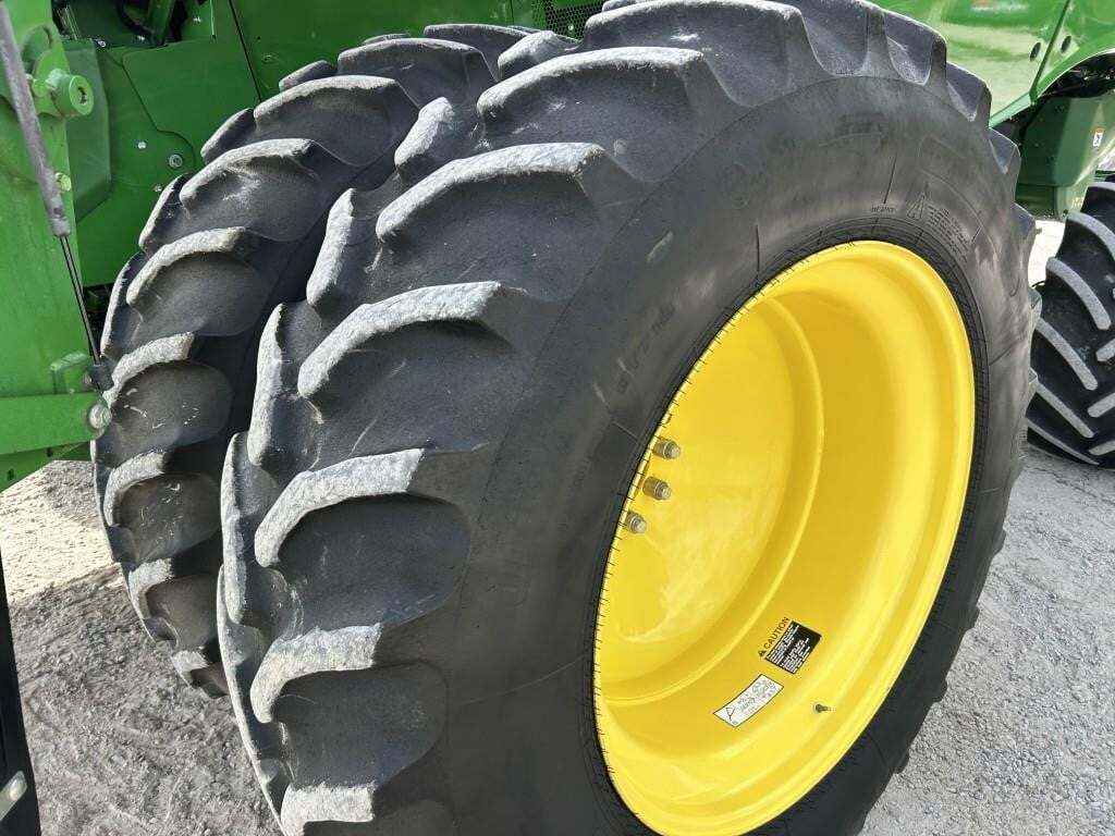 2016 John Deere S670 Combine