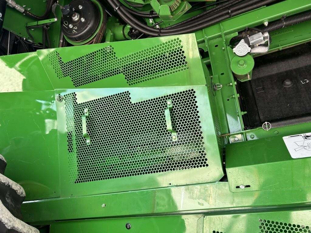 2016 John Deere S670 Combine