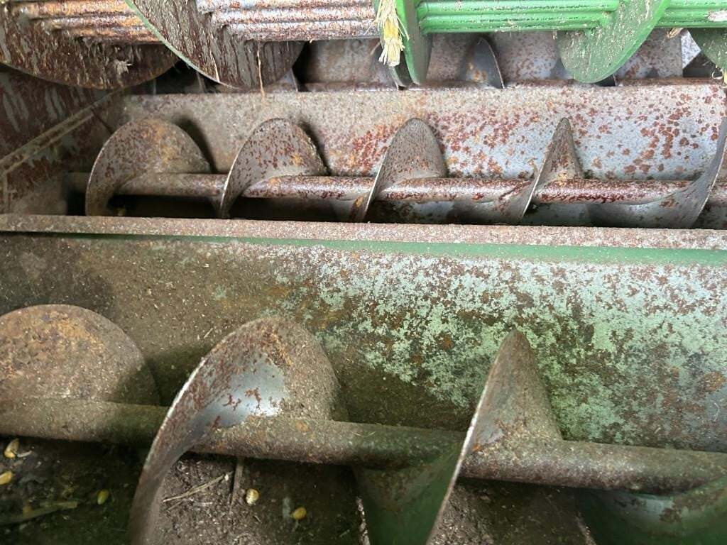 2016 John Deere S670 Combine