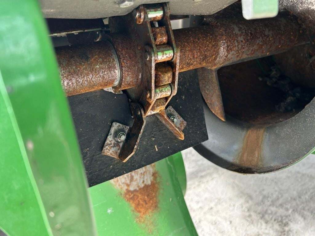 2016 John Deere S670 Combine