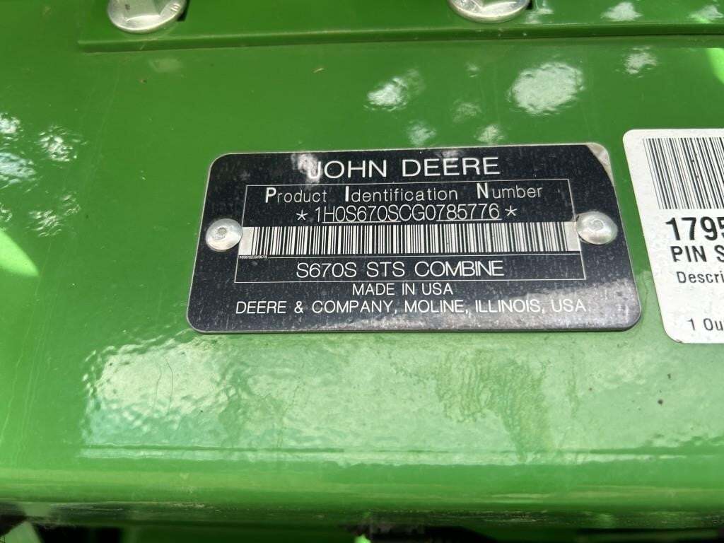 2016 John Deere S670 Combine
