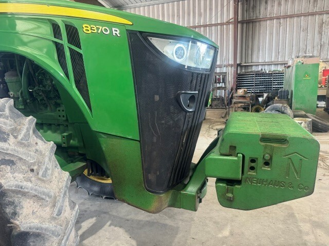 2014 John Deere 8370R Tractor