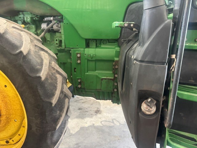 2014 John Deere 8370R Tractor