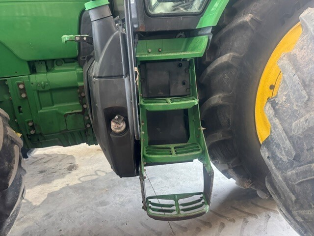 2014 John Deere 8370R Tractor