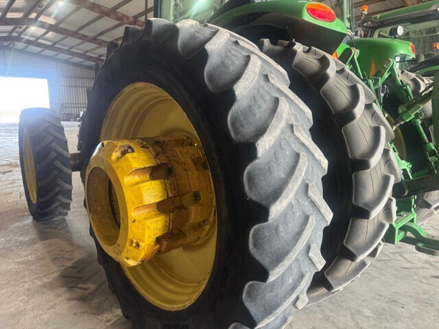 2014 John Deere 8370R Tractor
