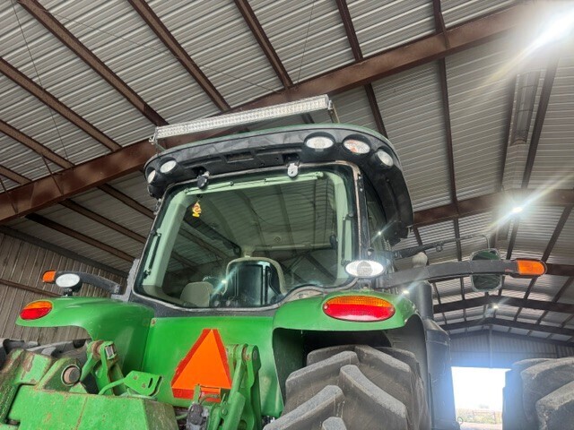 2014 John Deere 8370R Tractor