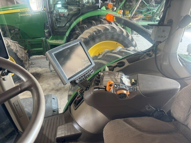 2014 John Deere 8370R Tractor