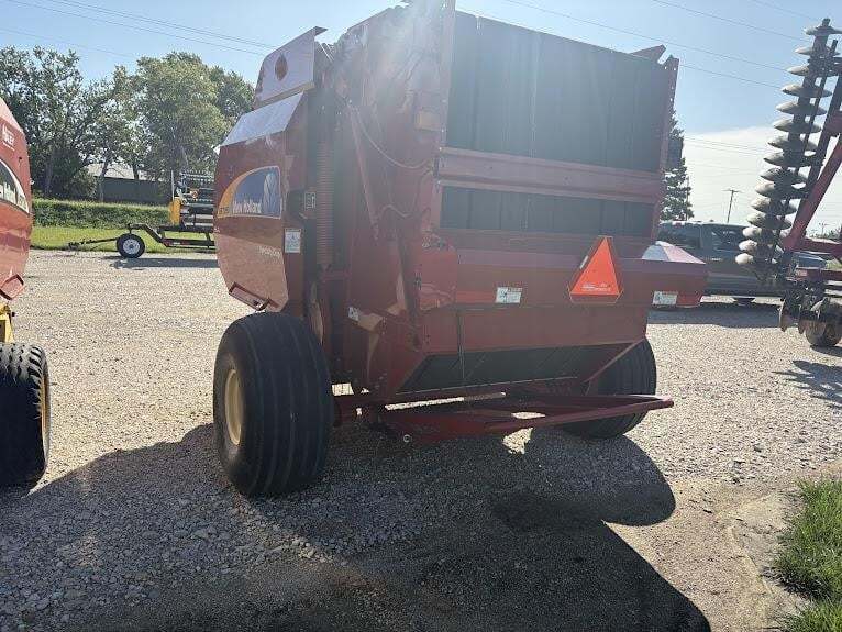 2011 New Holland BR7090 Round Baler