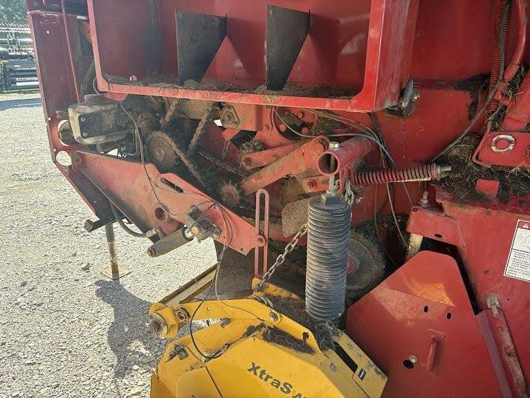 2011 New Holland BR7090 Round Baler