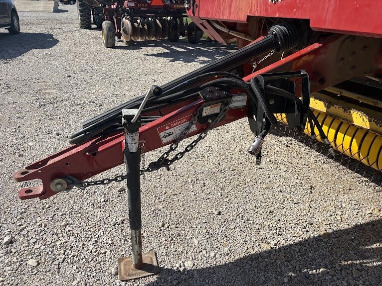 2011 New Holland BR7090 Round Baler