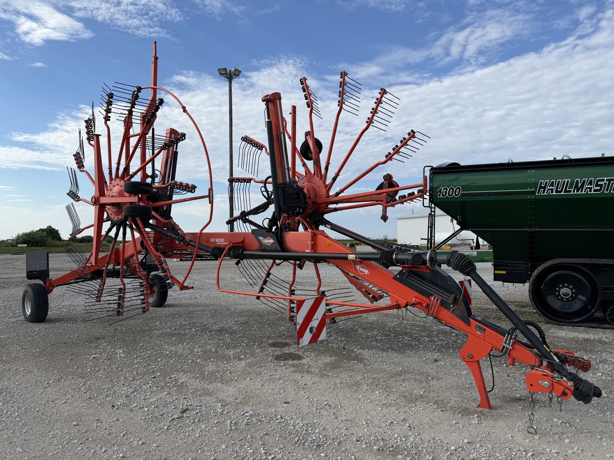 2017 Kuhn GA9030 Rake