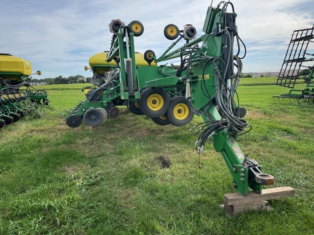 2012 John Deere DB60 Planter