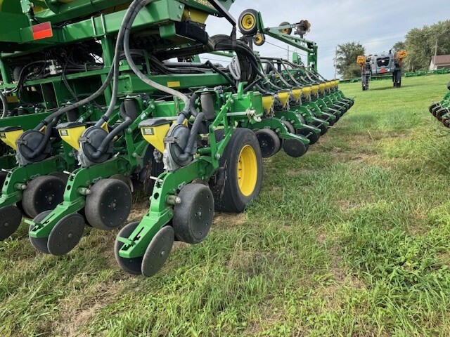 2012 John Deere DB60 Planter