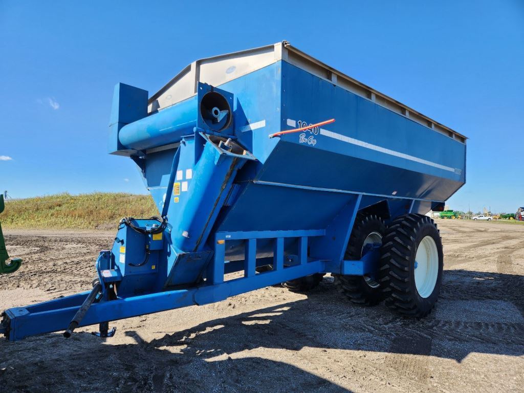  Kinze 1040 Grain Cart