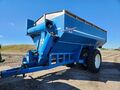  Kinze 1040 Grain Cart