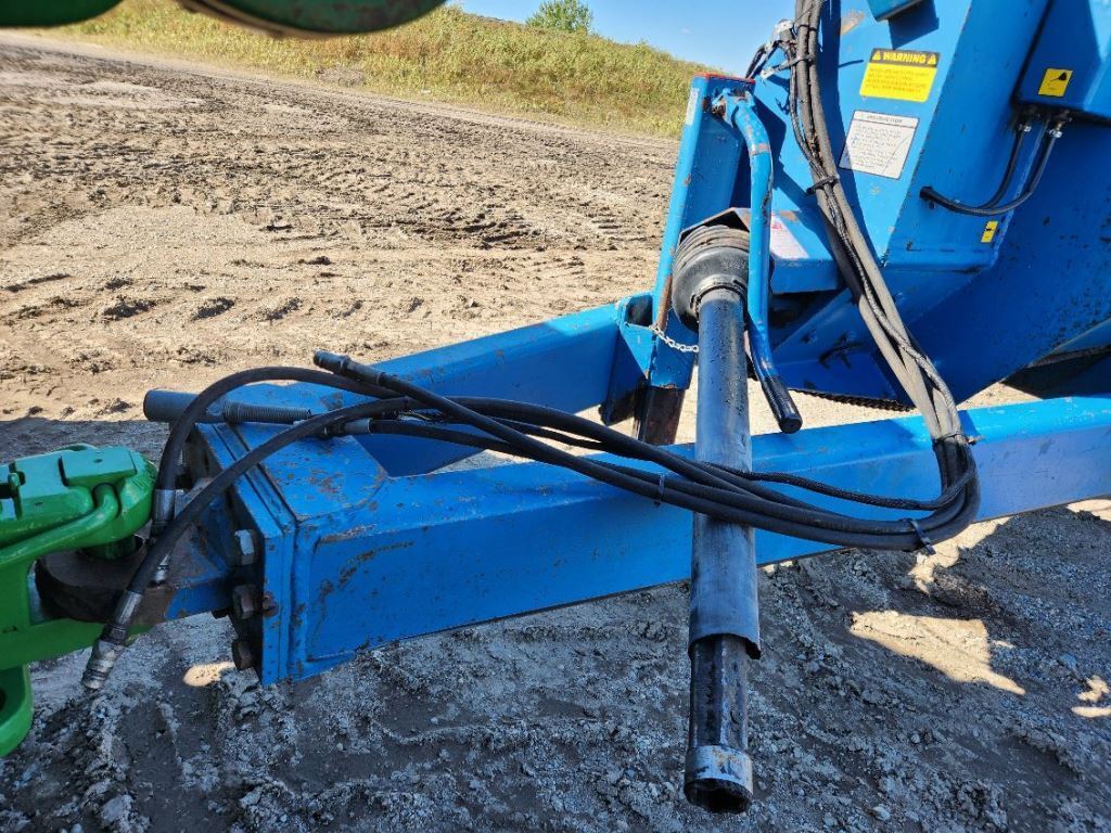  Kinze 1040 Grain Cart
