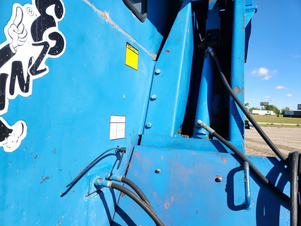  Kinze 1040 Grain Cart