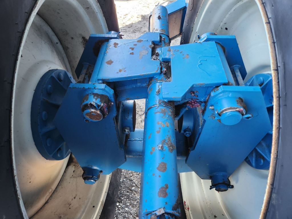  Kinze 1040 Grain Cart