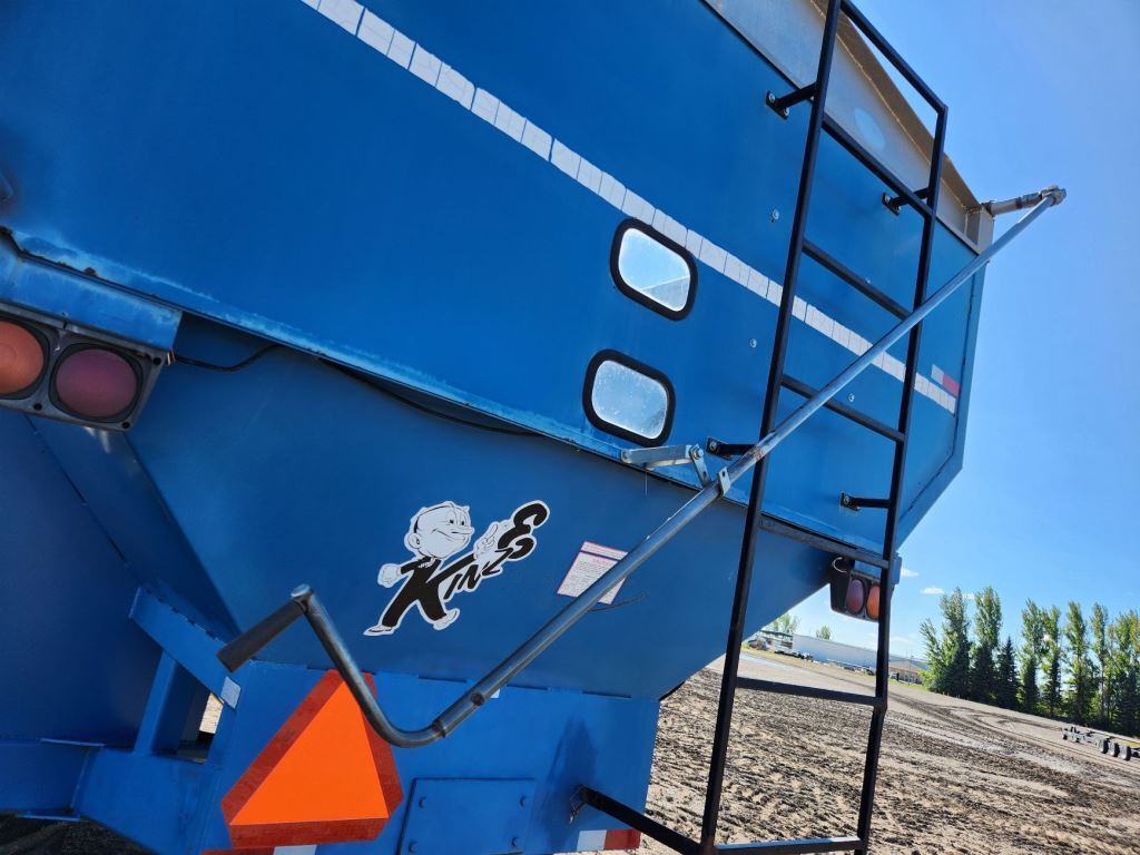  Kinze 1040 Grain Cart