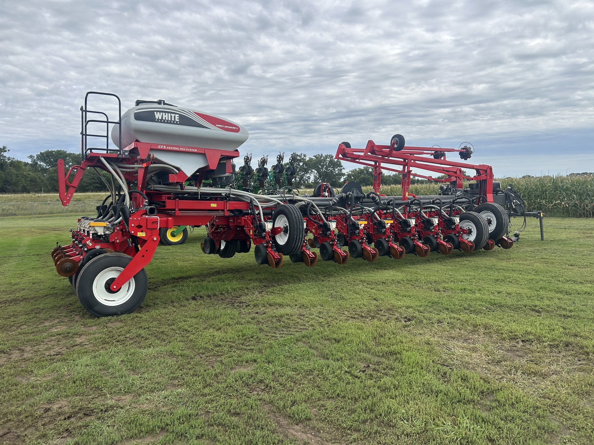 2021 AGCO White 9824VE Planter