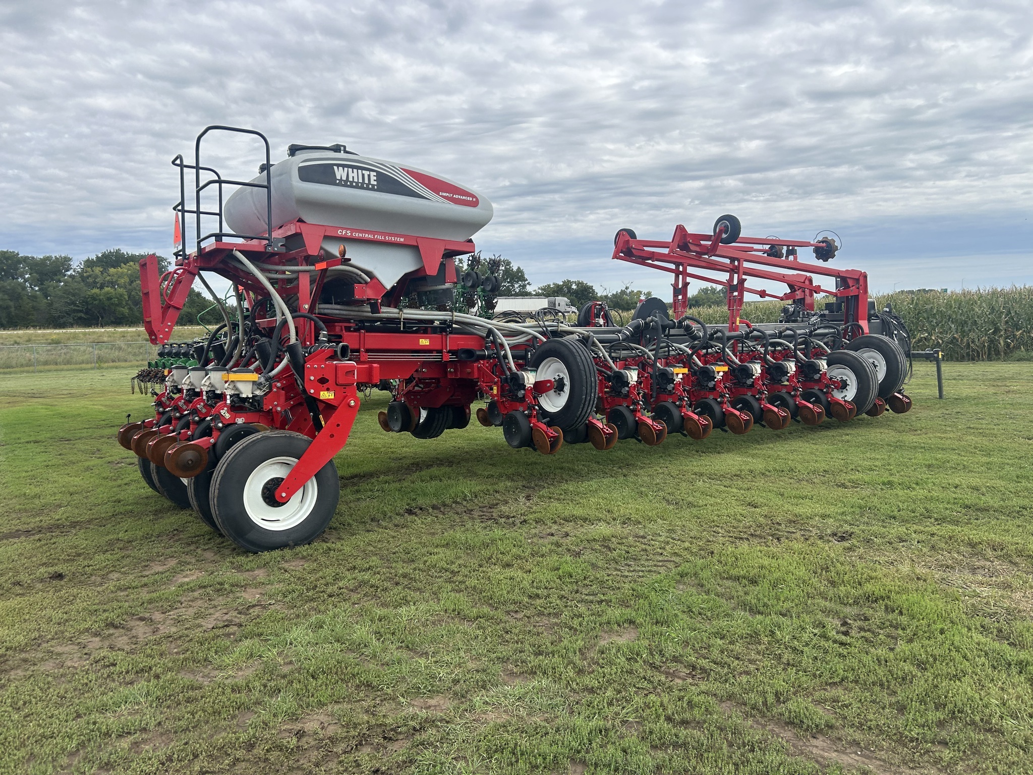 2021 AGCO White 9824VE Planter