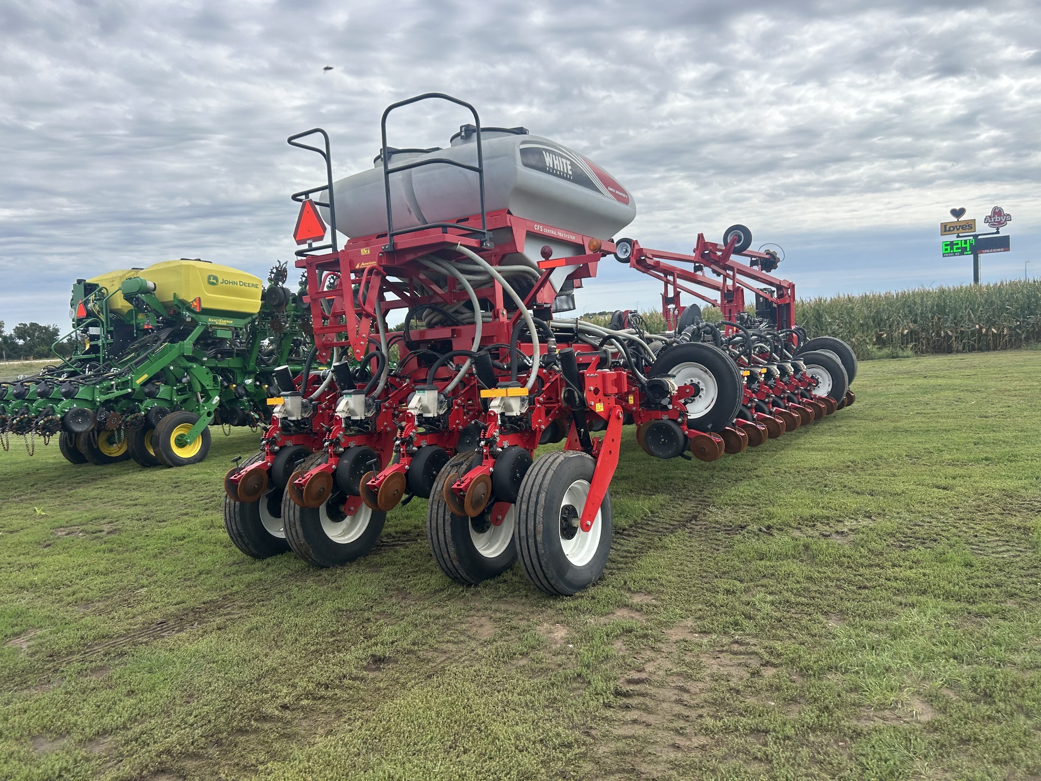 2021 AGCO White 9824VE Planter