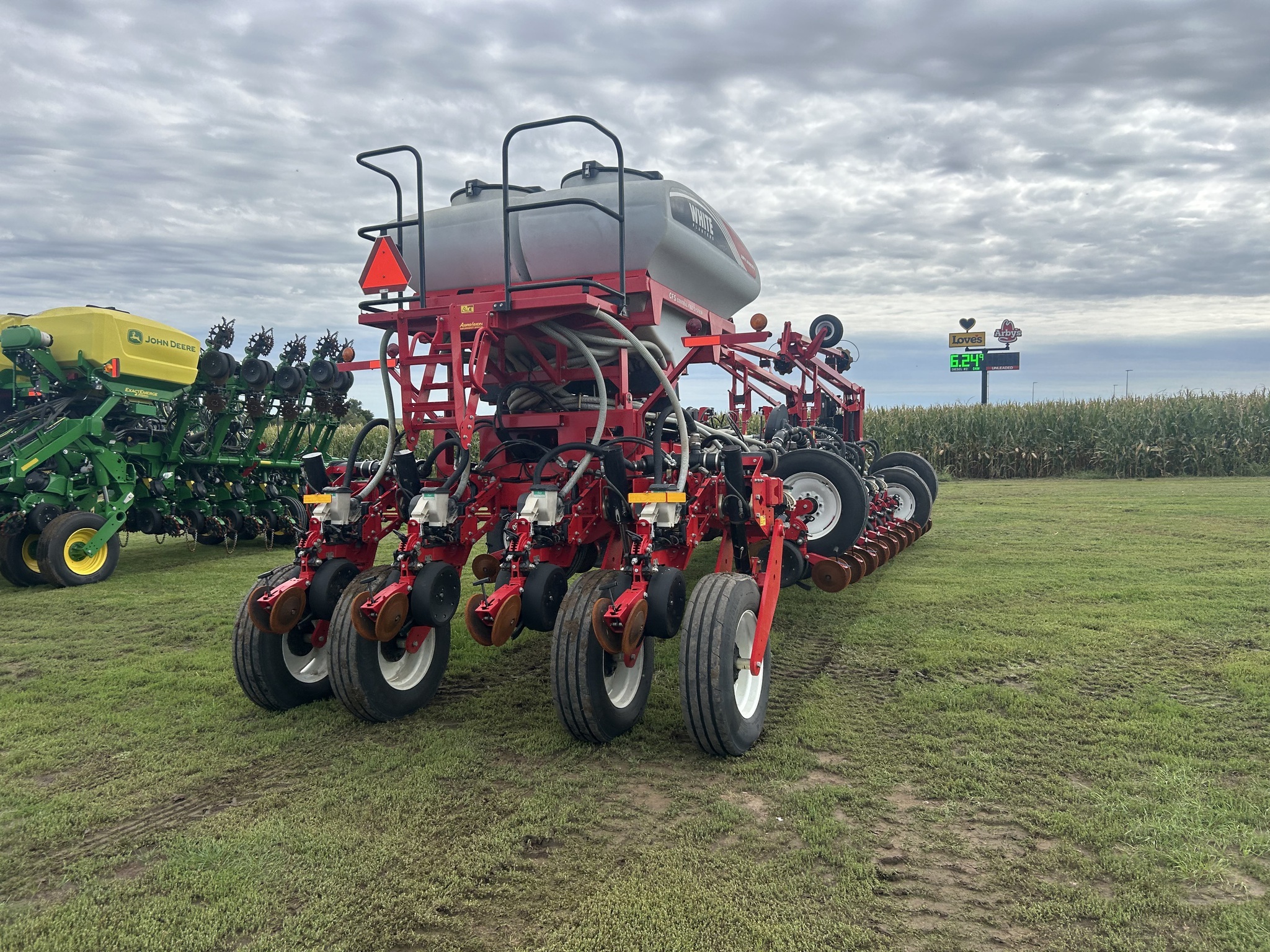 2021 AGCO White 9824VE Planter
