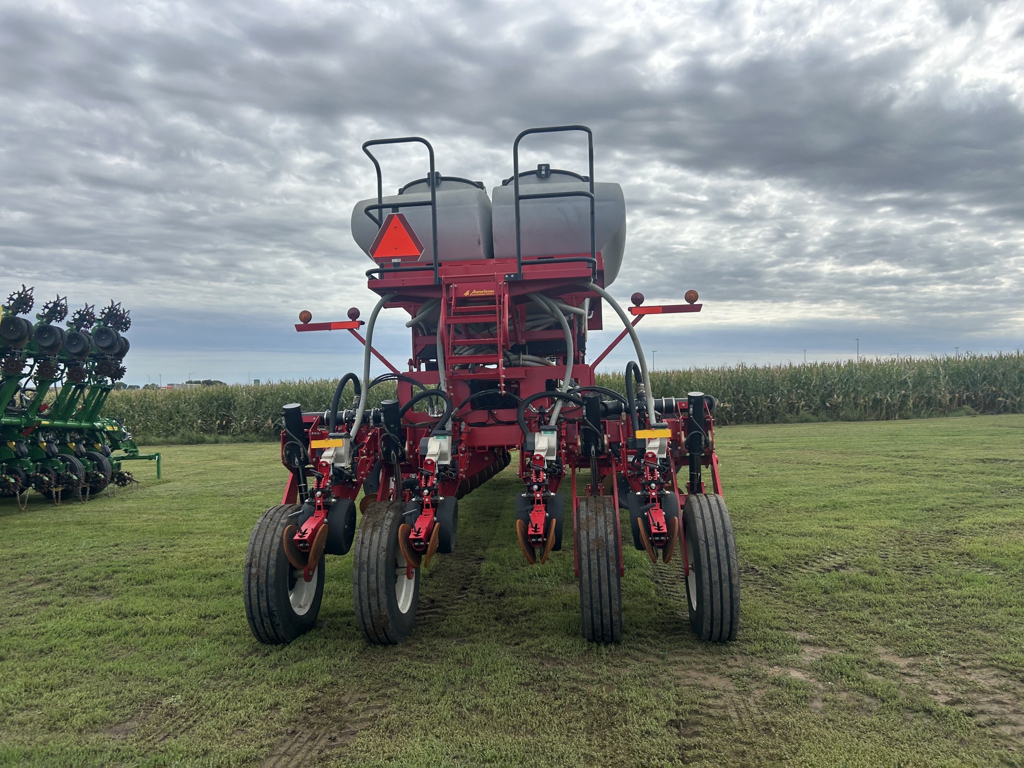 2021 AGCO White 9824VE Planter