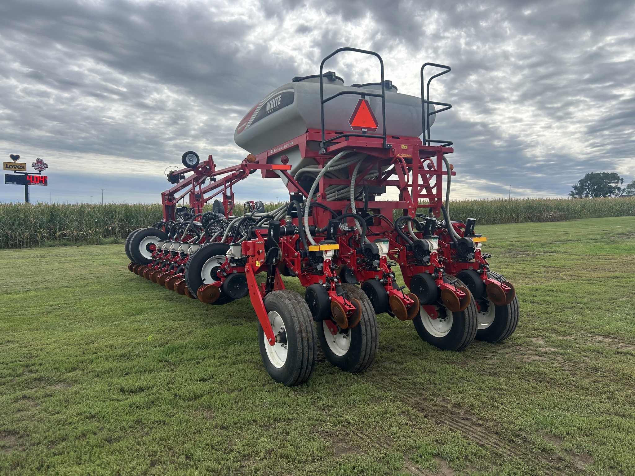2021 AGCO White 9824VE Planter