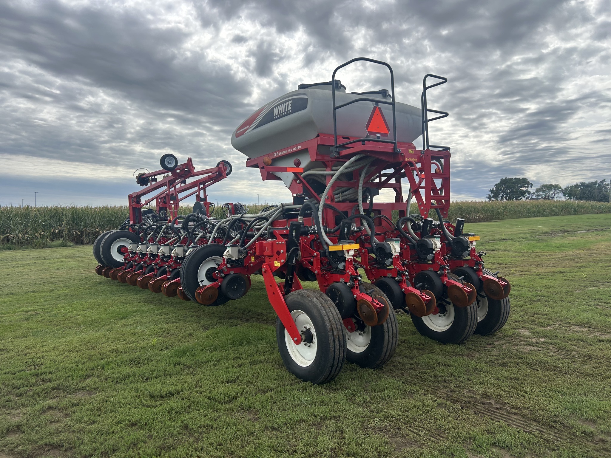 2021 AGCO White 9824VE Planter