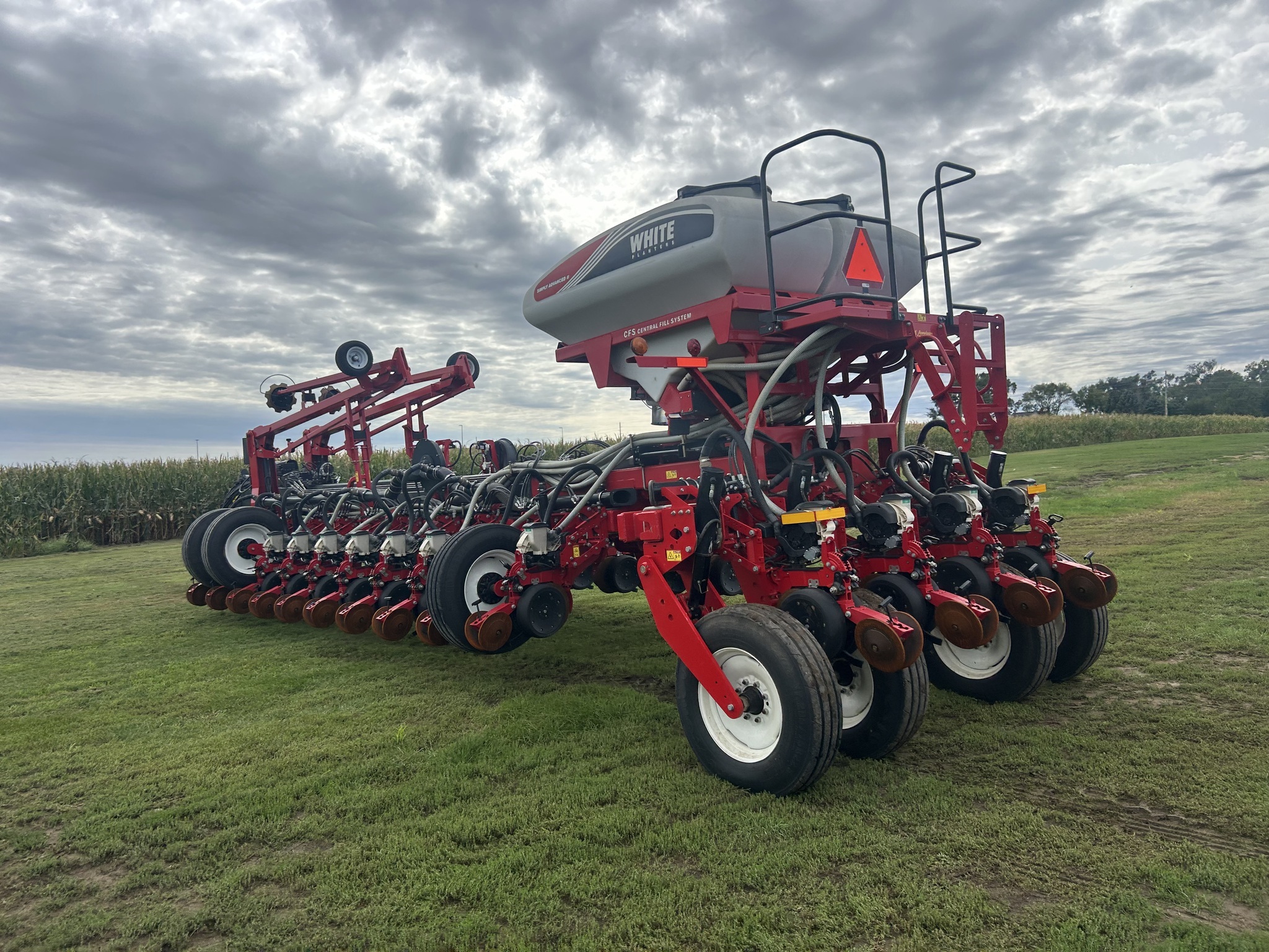 2021 AGCO White 9824VE Planter