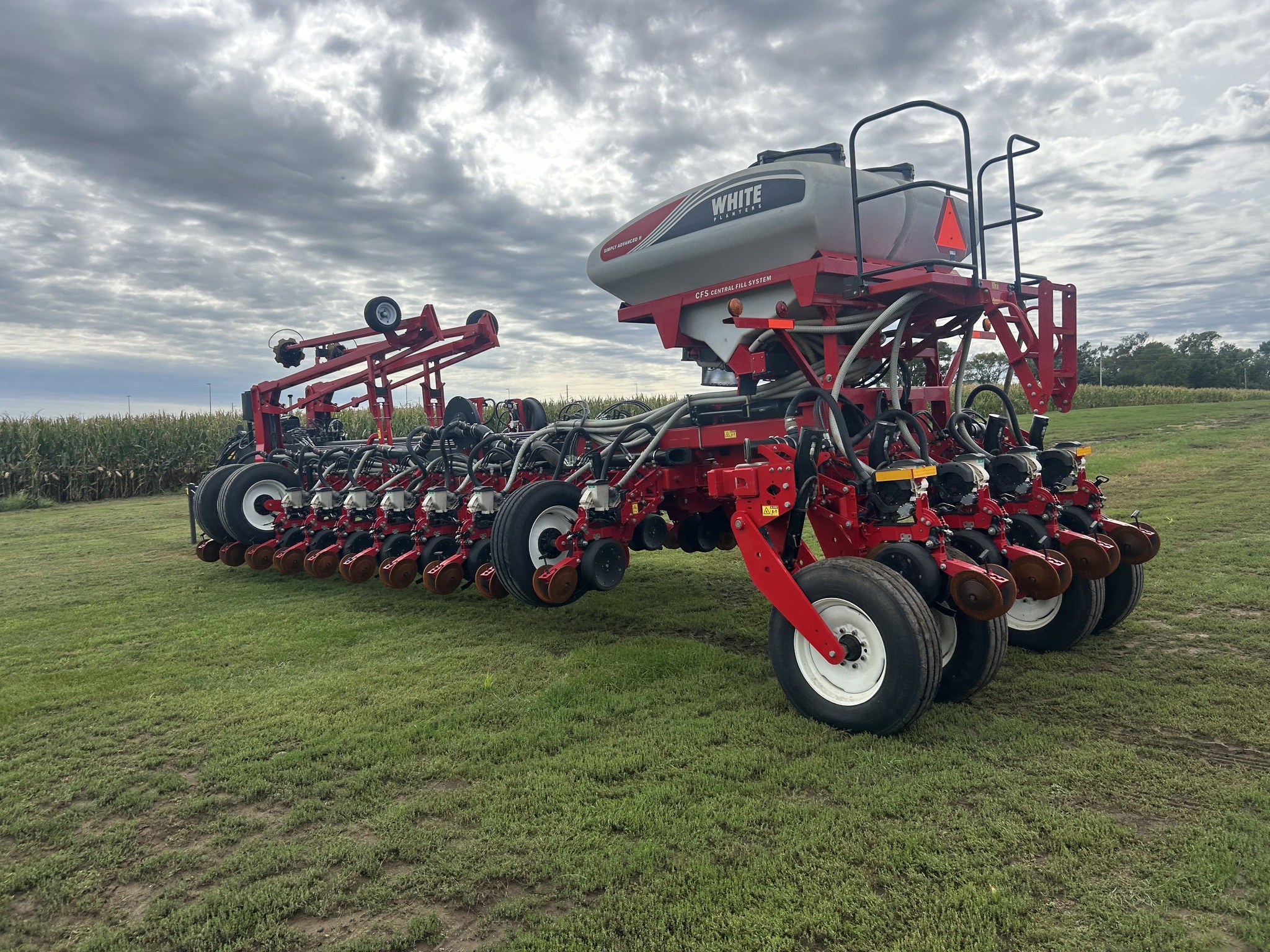 2021 AGCO White 9824VE Planter