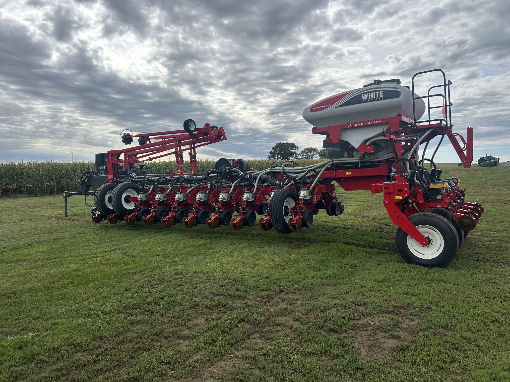 2021 AGCO White 9824VE Planter